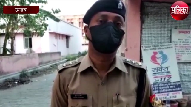 बीच सड़क पर अचानक मारपीट से मची अफरा-तफरी