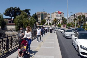 HATAY'DA İŞ YERLERİN AÇAN ESNAF, 'KURALLARA UYALIM' ÇAĞRISI YAPTI