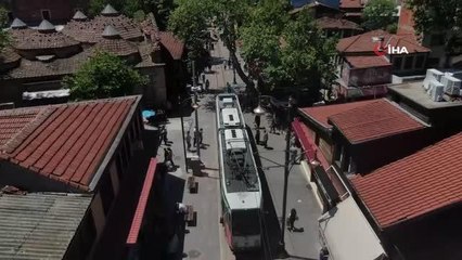 Bursa'da tam kapanmanın son bulması sonucu çarşı pazarda yoğunluk yaşandı