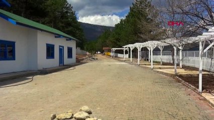 KARABÜK MEZARLIKTAKİ TESİS İNŞAATI DURDURULUNCA KÖYLÜLER ŞÜKÜR NAMAZI KILDI