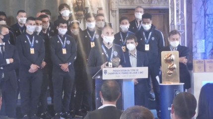 Les mots de Laurent Batlles, entraîneur de l'Estac à la remise du trophée de champion de Ligue 2