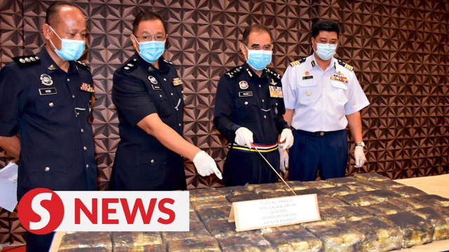 Drug runners' bid to bluff their way past roadblock leads to RM4.2mil syabu seizure
