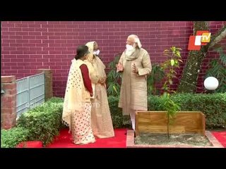 PM Modi Signs Visitors Book, Plants Sapling At Bangbandhu Museum In Bangladesh