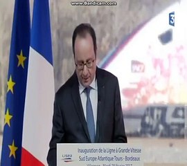 Hollande konuşurken silah ateş aldı