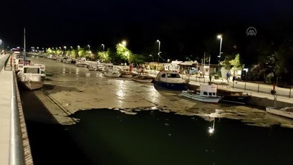 Kurbağalıdere'de "deniz salyası" nedeniyle beyaz tabaka oluştu