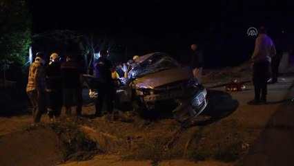 KASTAMONU - Traktörün römorkuna çarpan otomobildeki 3 kişi yaralandı