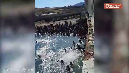 مئات الأطفال والشبان يدخلون سبتة سباحة