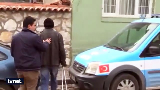 Dilenci kılığına giren zabıta 10 dakikada 80 TL topladı!