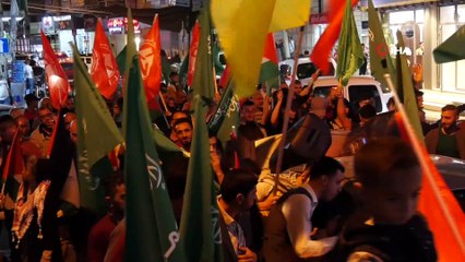 - El Halil'de Filistinliler ile İsrail güçleri arasında çatışma- Çatışmaların ardından Filistinliler, İsrail karşıtı protesto gösterisi düzenledi
