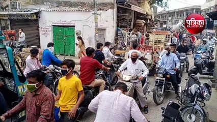 VIDEO : सख्त लॉकडाउन! घूमो, फिरो और मौज करो