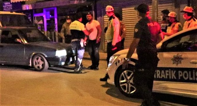 Ehliyetsiz sürücü 'dur' ihtarına uymadı yakalanınca eve yetişiyordum dedi
