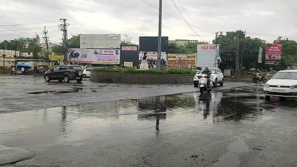 देर रात तक बरसे मेघ