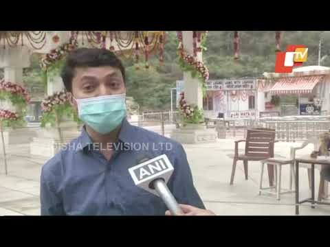 Jammu & Kashmir | Devotees Arrive At Mata Vaishno Devi Temple In Katra On The First Day Of Navratri