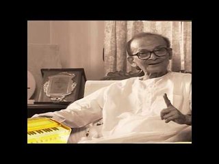 আজীবন সম্মাননা পুরস্কার পেলেন সুধীন দাশ।