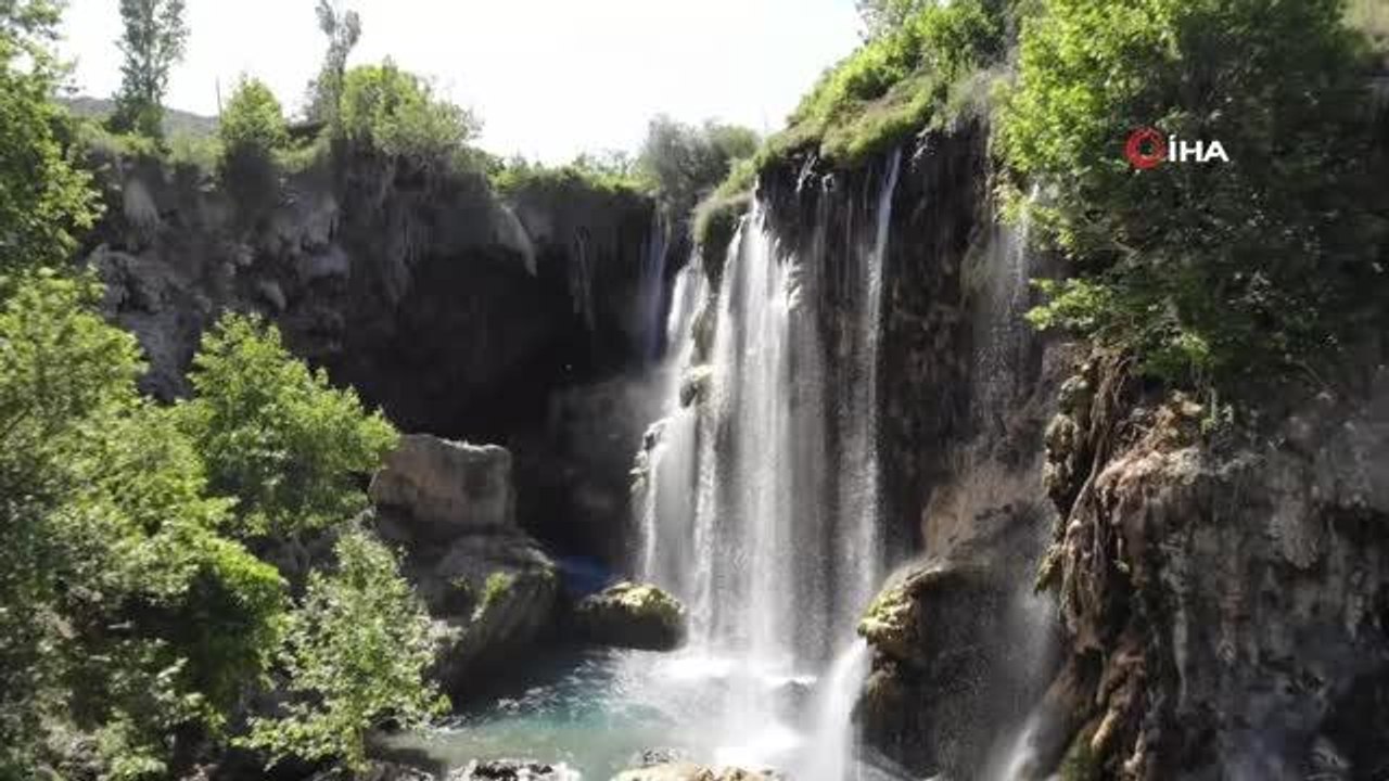 Doğa harikası Hadim Yerköprü Şelalesi tam kısıtlama sonrası ziyaretçileri bekliyor