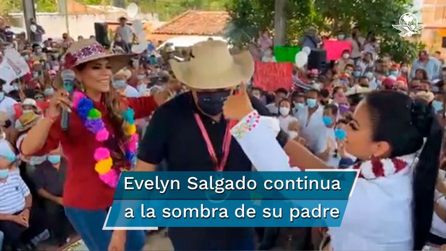 Mítines de Evelyn Salgado terminan en karaoke