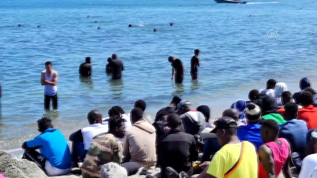 CEUTA - İspanya, Fas'tan gelen 6 bin düzensiz göçmenden 2 bin 700'ünü geri gönderdi