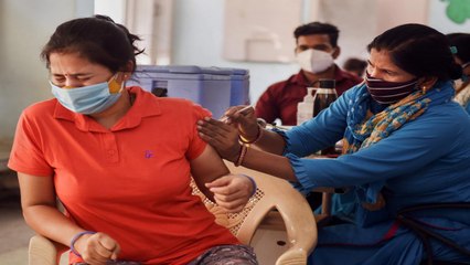 How effective is a single vaccine dose against corona?