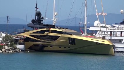 Gören bir daha bakıyor… 28 Milyon 500 bin Euroluk yat, Kuşadası’na demir attı…