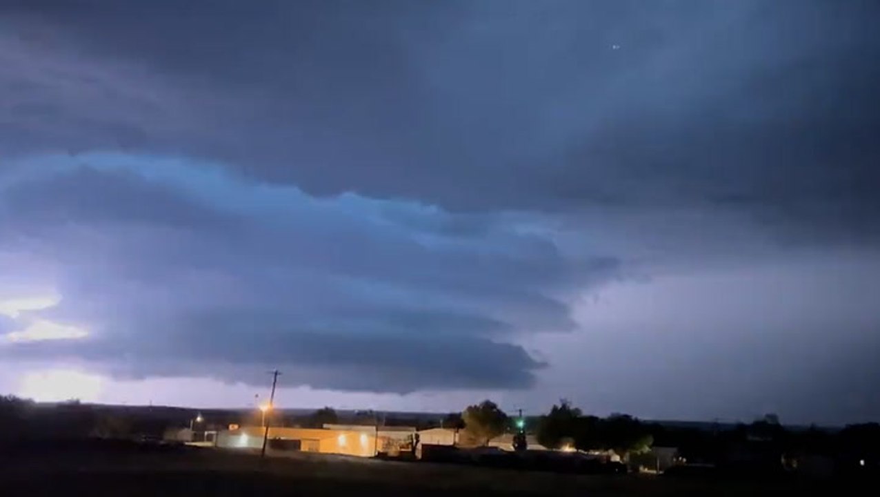 Lightning lights up Texas sky during loud thunderstorm