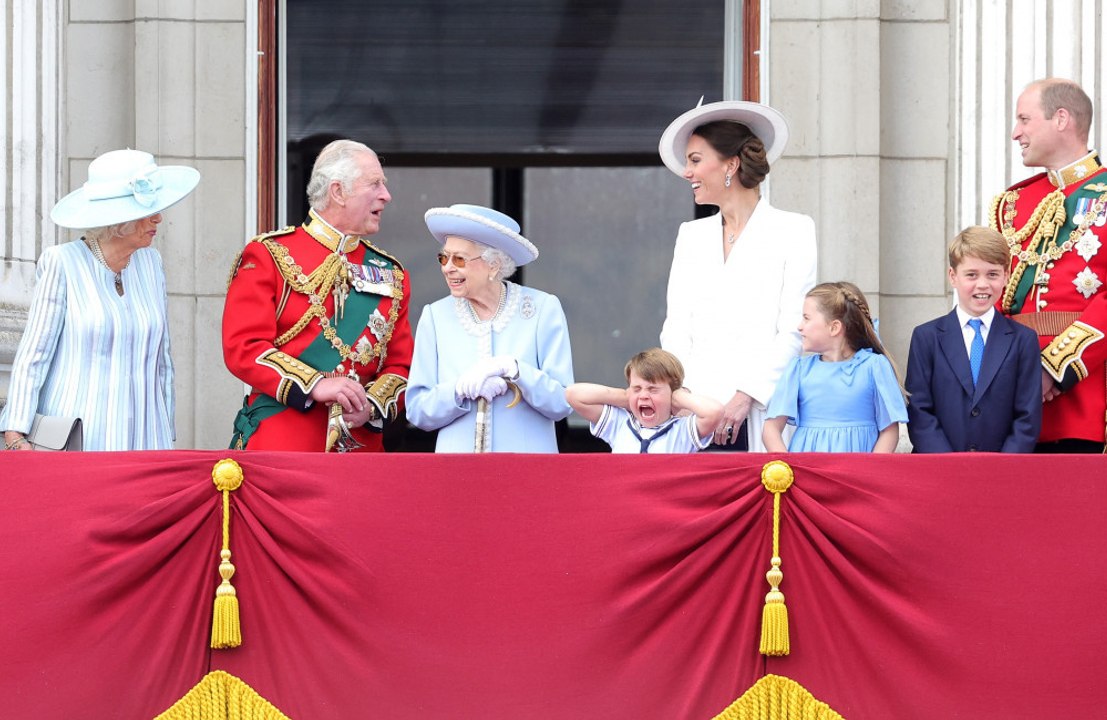 Queen Elizabeth's walking stick was a gift from the British Army!