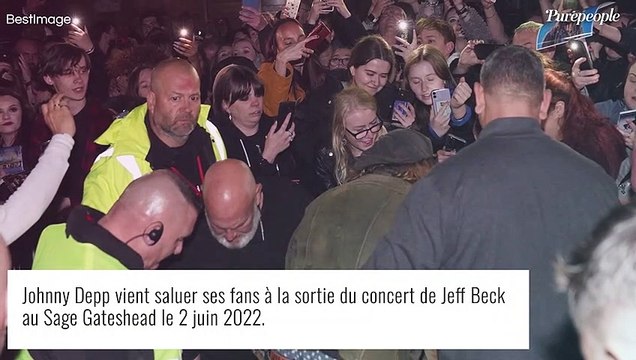 Johnny Depp : Bain de foule pour fêter sa victoire contre Amber Heard