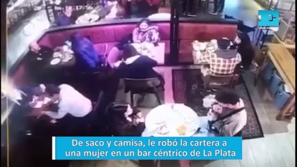 De saco y camisa, le robó la cartera a una mujer en un bar céntrico de La Plata