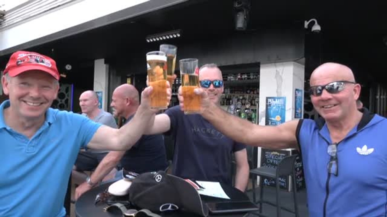 Los británicos también celebran el Jubileo en Benidorm