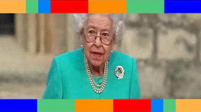 Elizabeth II discrète pour son jubilé, Stéphane Bern la défend “Elle ne veut pas se montrer en sit