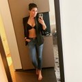 „Hard Core Sexappeal“: Vanessa Blumhagen trägt unterm Blazer nur einen BH