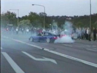 BMW M3 - Illegal burnout
