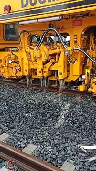 Kereta MTT (Multi Tie Tamper)