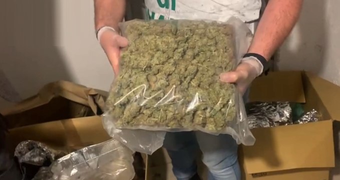 Como - Sequestrati 3 chili di droga in un box: un arresto (04.06.22)