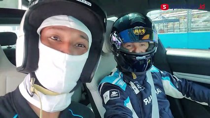 Eksklusif! Begini Serunya Menguji Sirkuit Formula E Dengan Porsche Taycan Turbo S
