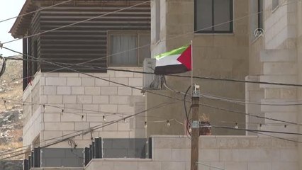 Batı Şeria'daki Huvvara beldesinde Filistinliler ile yerleşimciler arasında "bayrak" gerginliği yaşanıyor