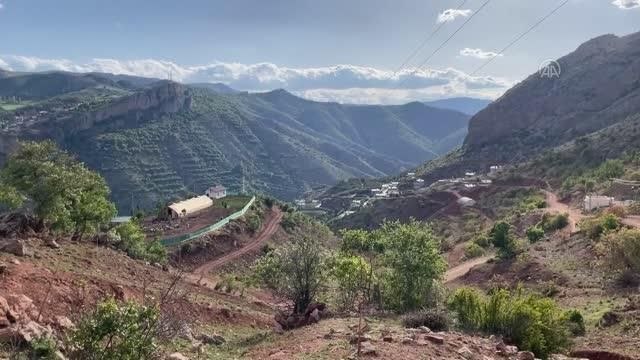 Torosların eteğinde eşi için yazdığı şarkıya kendi imkanlarıyla video klip çekti