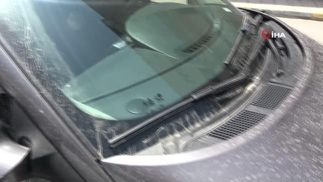 Sinop'ta toz taşınmalı yağışlar, araçları çamura bürüdü