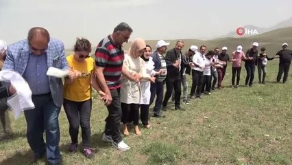 Van'da '2. Bal Yuvarlama Festivali' renkli görüntülere sahne oldu