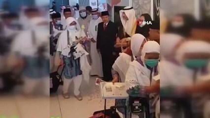 İki yıl aradan sonra yurt dışından ilk hacı adayı kafilesi Suudi Arabistan'da