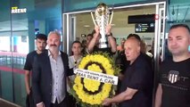 İstanbulspor, kupasını eski başkan Ömer Sarıalioğlu'nun mezarına götürdü