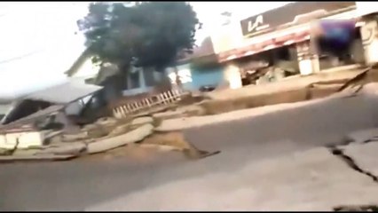 DETIK DETIK TANAH TERBELAH SAAT GEMPA PALU