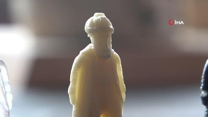 Dünyanın en küçük Mimar Sinan heykelini yaptı: 3.3 santim