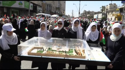 Donne palestinesi in marcia a Gaza contro "marcia delle bandiere"