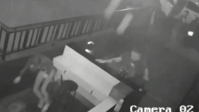 Atirador abre fogo em porta de boate e fere cinco pessoas em Patos de Minas