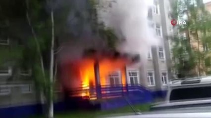 Rusya'da kundaklanan karakol alev alev yandı