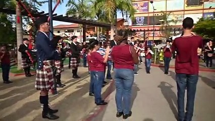 El viento de las gaitas de Escocia sopla en un suburbio pobre de Brasil