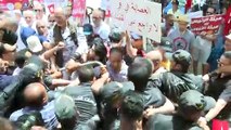 Tunisie: échauffourées lors d'une manifestation contre le référendum