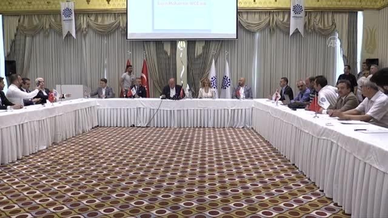 DİYARBAKIR - Memleket Partisi Genel Başkanı İnce, gazetecilerle buluştu