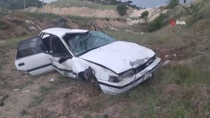 Kontrolden çıkan araç şarampole yuvarlandı: 2 yaralı
