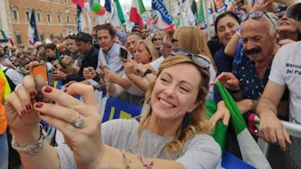 Скачать видео: Giorgia Meloni a L’Aquila chiude la campagna elettorale per Biondi sindaco